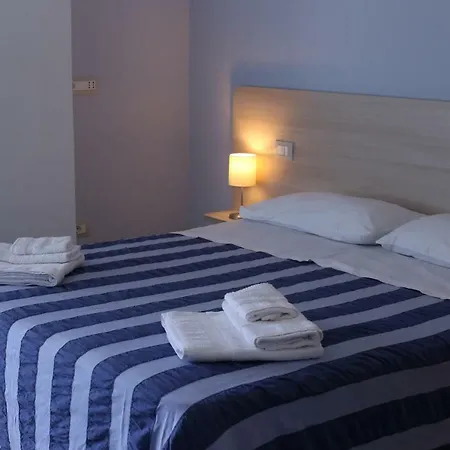 Bed & Breakfast Naranja *